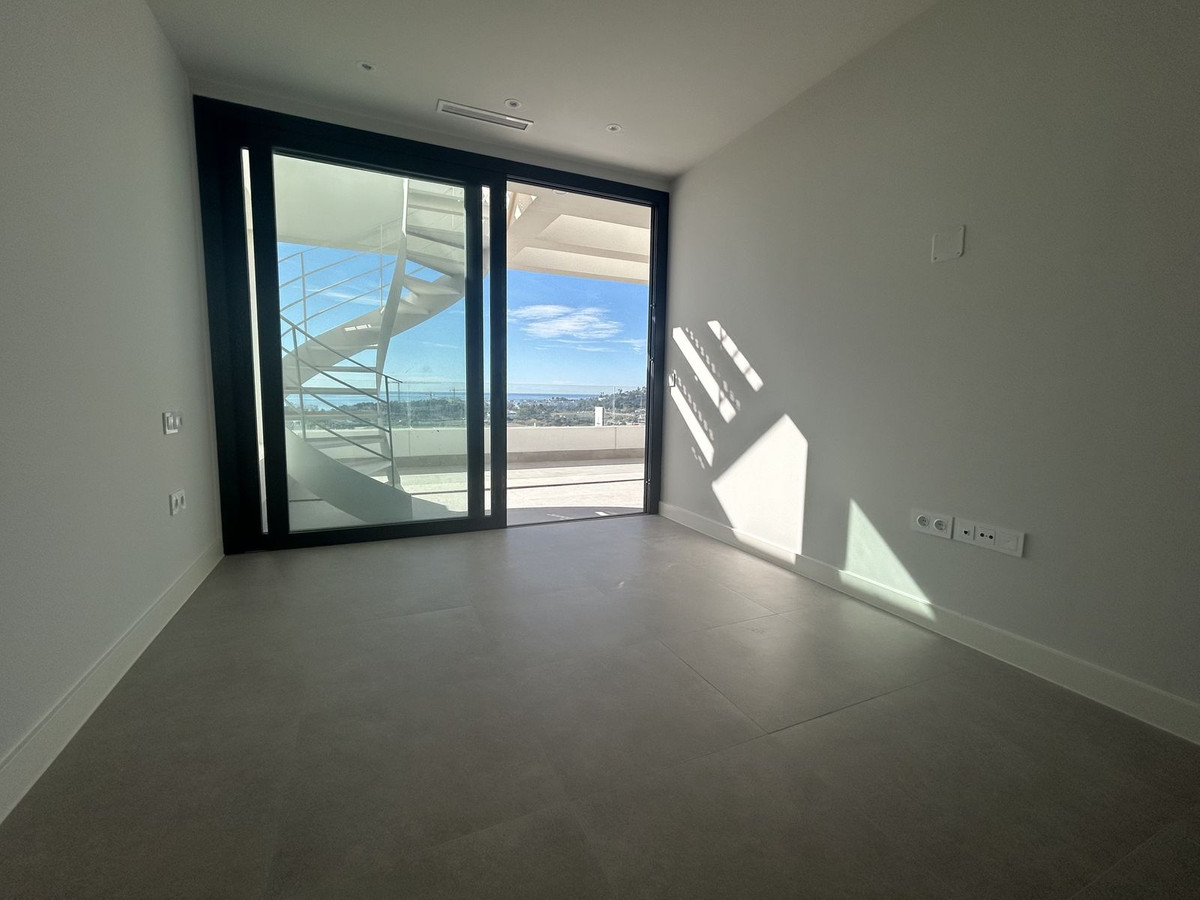2 Bed Apartment for sale in Estepona Costa Del Sol, Málaga, Spain