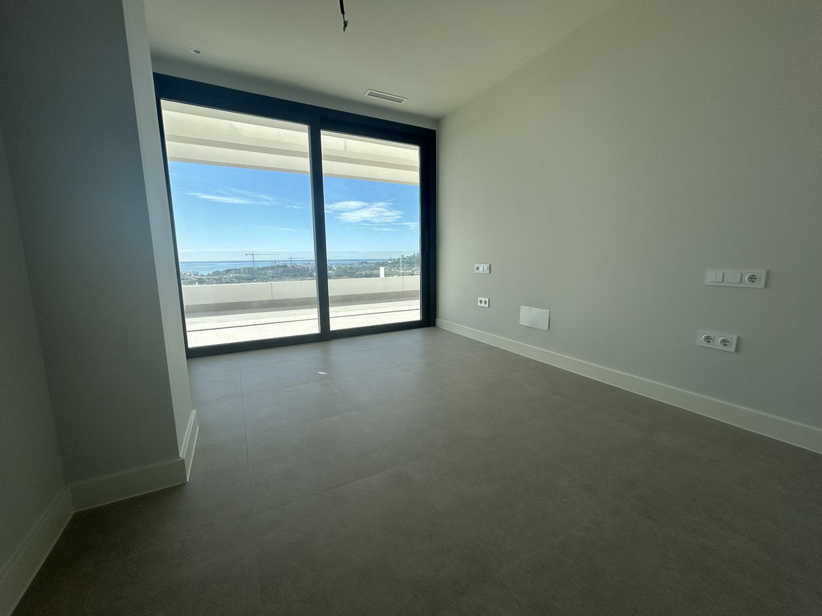 2 Bed Apartment for sale in Estepona Costa Del Sol, Málaga, Spain