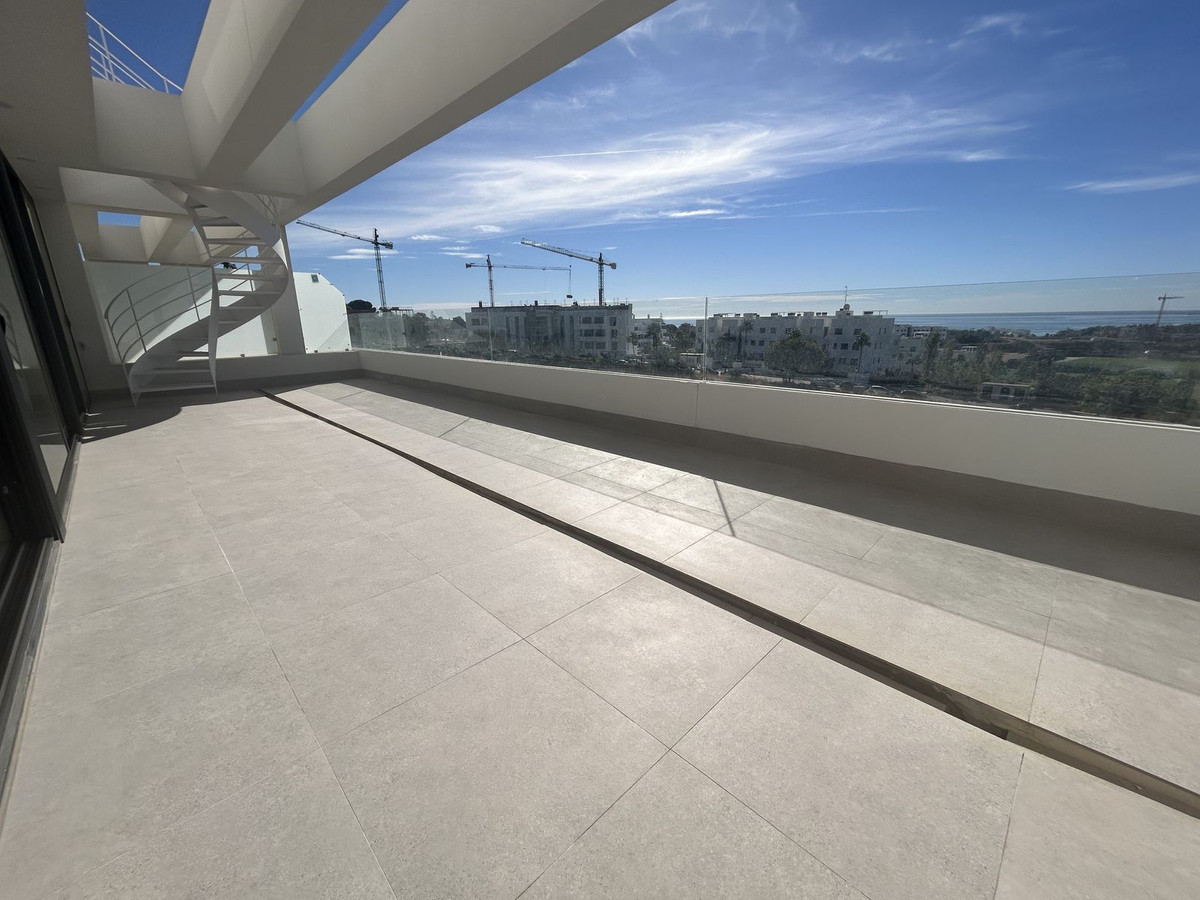 2 Bed Apartment for sale in Estepona Costa Del Sol, Málaga, Spain