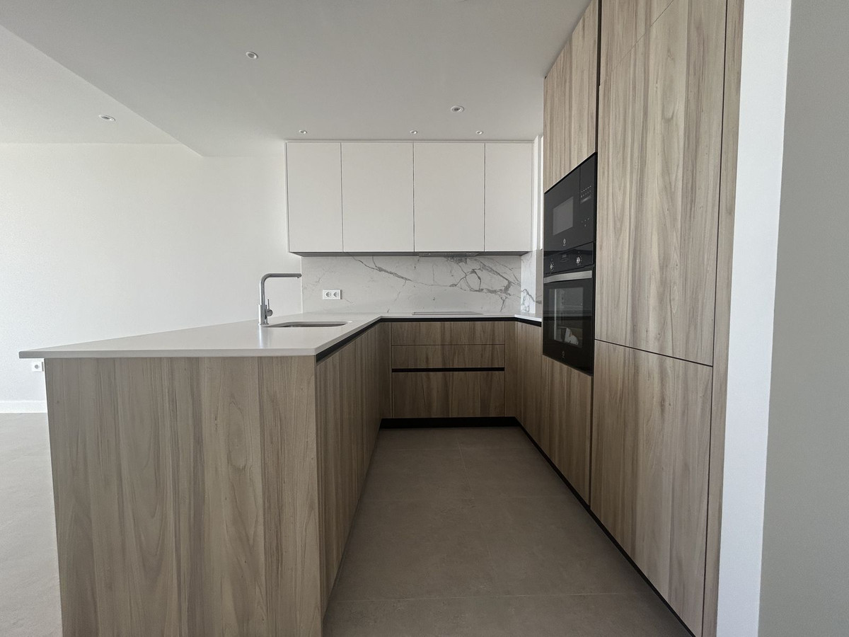 2 Bed Apartment for sale in Estepona Costa Del Sol, Málaga, Spain