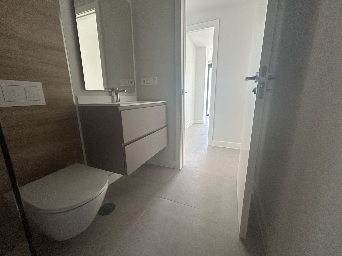 2 Bed Apartment for sale in Estepona Costa Del Sol, Málaga, Spain