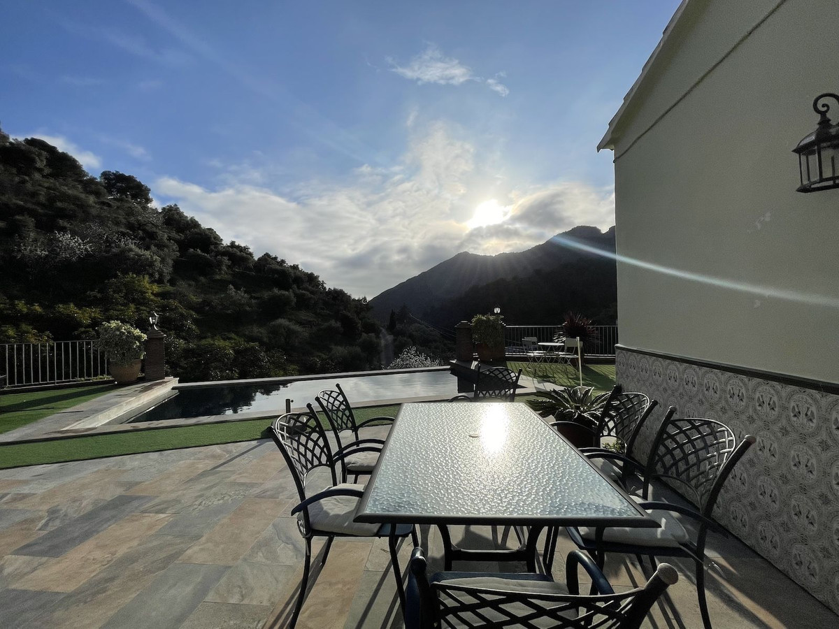 3 Bed Townhouse for sale in Nerja Costa Del Sol East, Málaga, Spain