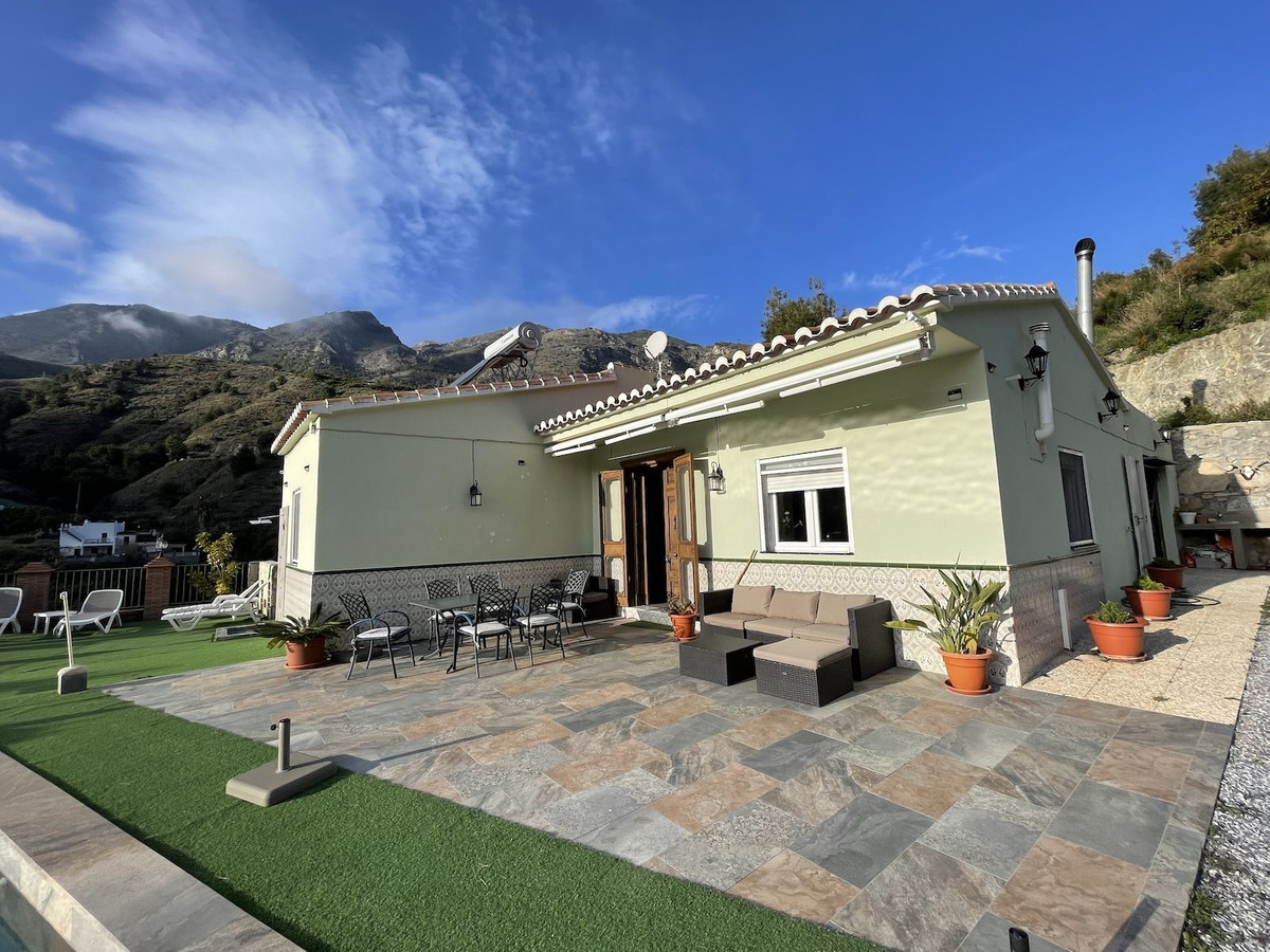 3 Bed Townhouse for sale in Nerja Costa Del Sol East, Málaga, Spain