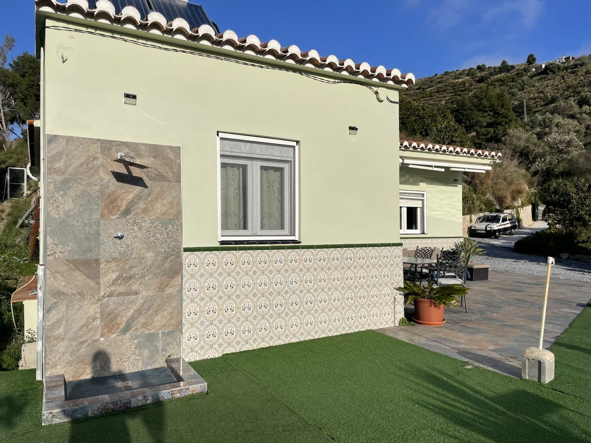 3 Bed Townhouse for sale in Nerja Costa Del Sol East, Málaga, Spain