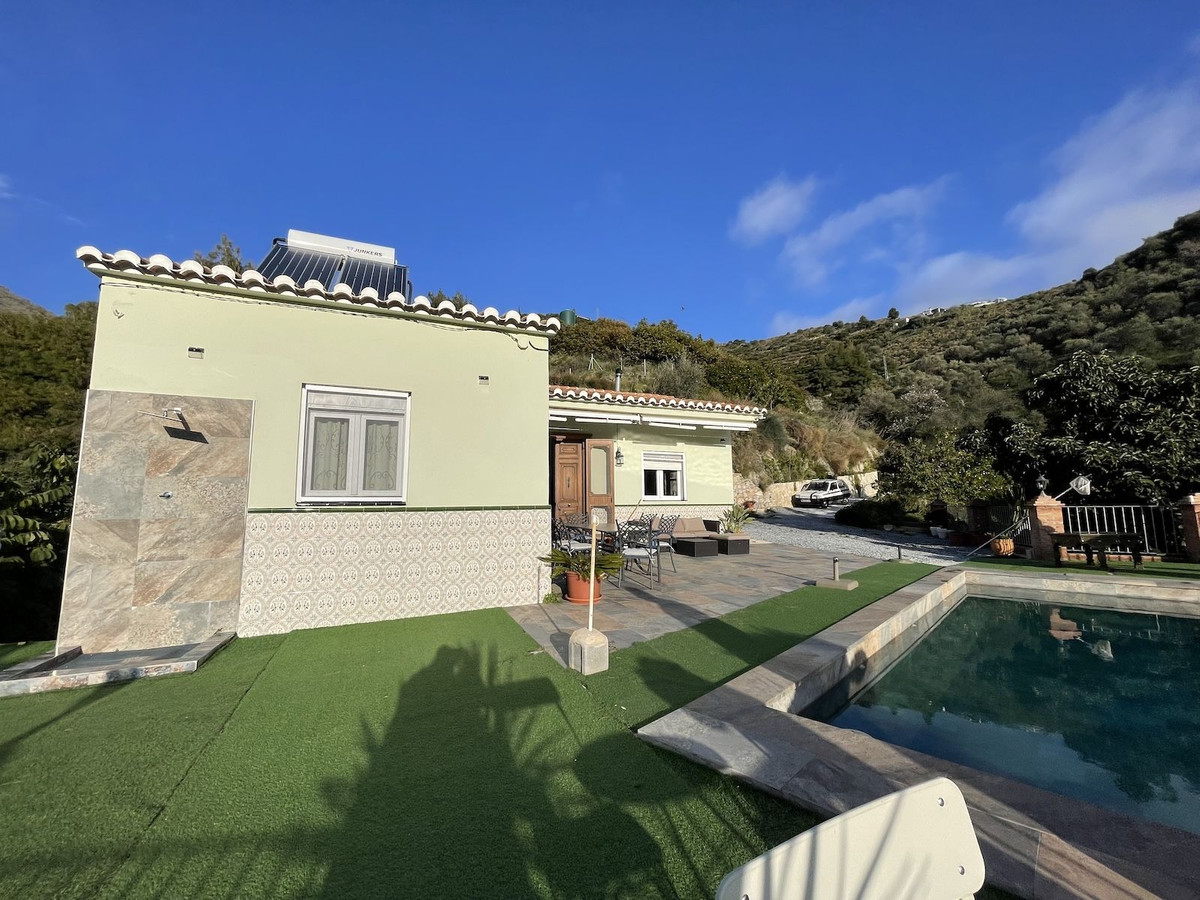 3 Bed Townhouse for sale in Nerja Costa Del Sol East, Málaga, Spain