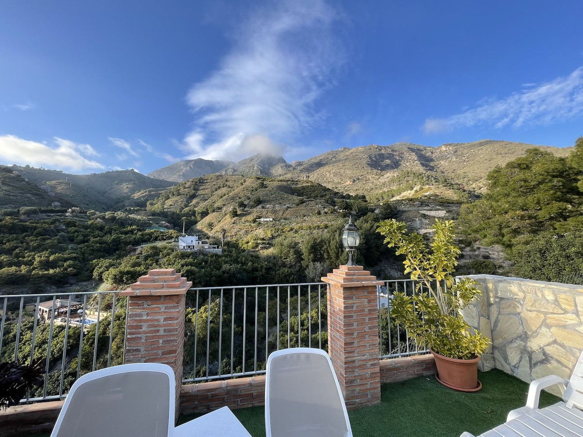 3 Bed Townhouse for sale in Nerja Costa Del Sol East, Málaga, Spain