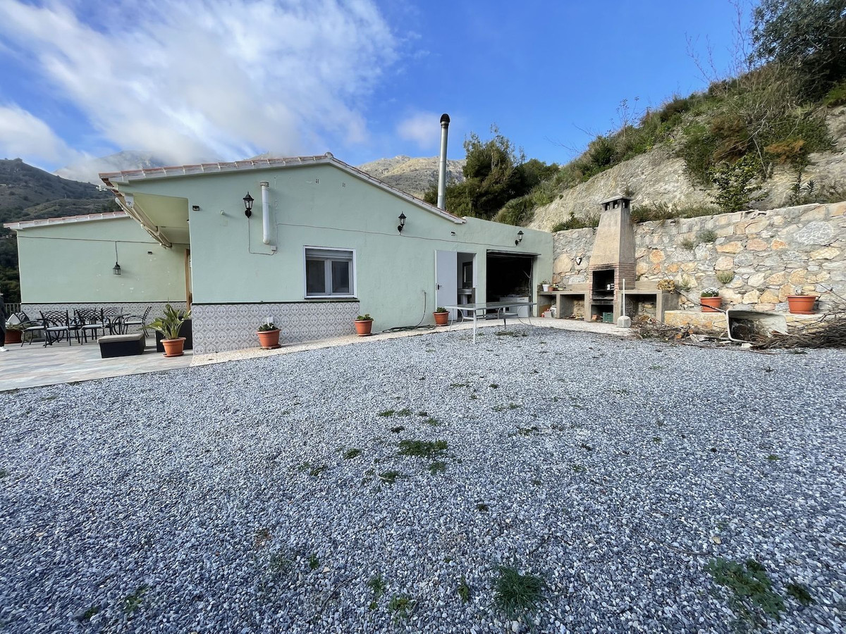 3 Bed Townhouse for sale in Nerja Costa Del Sol East, Málaga, Spain