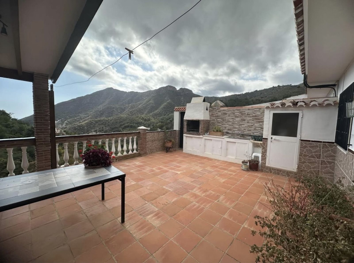 4 Bed Townhouse for sale in Nerja Costa Del Sol East, Málaga, Spain