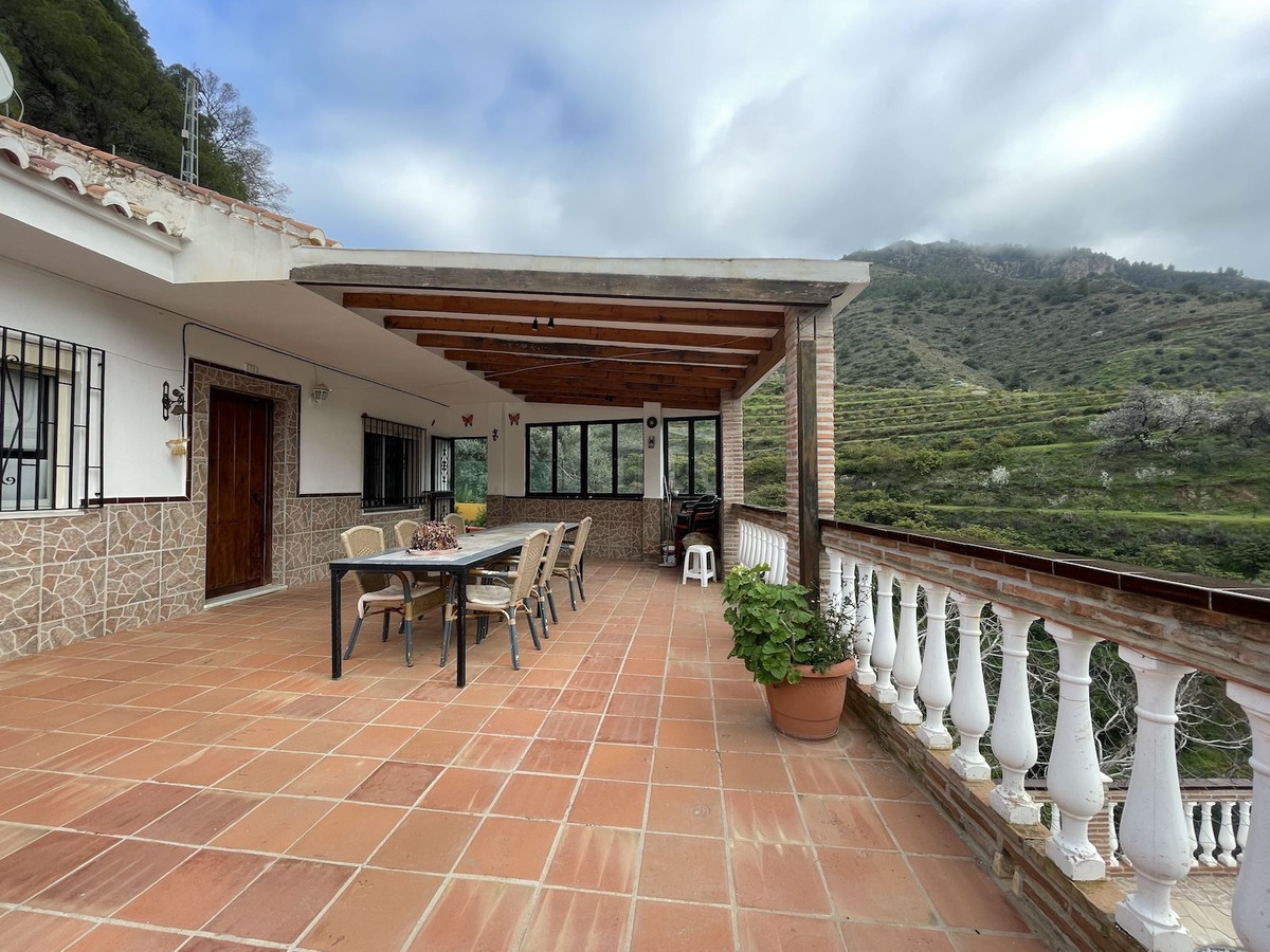 4 Bed Townhouse for sale in Nerja Costa Del Sol East, Málaga, Spain