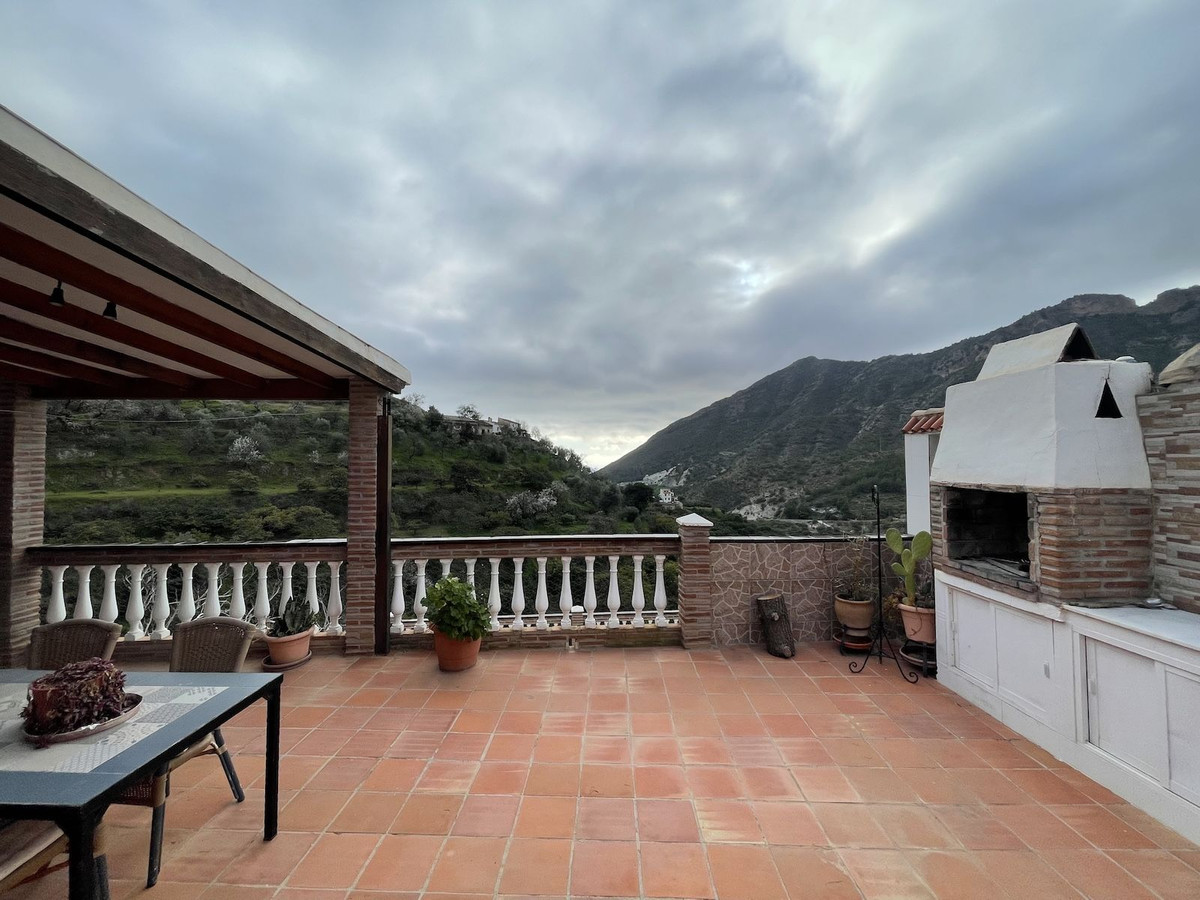 4 Bed Townhouse for sale in Nerja Costa Del Sol East, Málaga, Spain