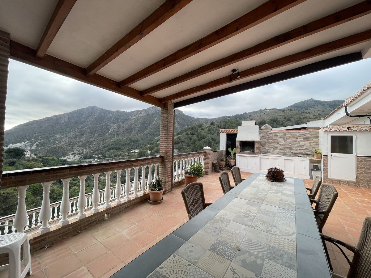 4 Bed Townhouse for sale in Nerja Costa Del Sol East, Málaga, Spain