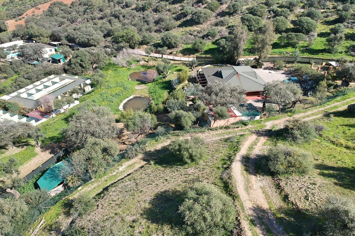 3 Bed Townhouse for sale in Coín Costa Del Sol, Málaga, Spain