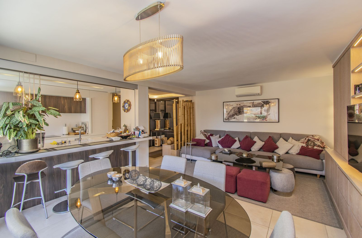 3 Bed Apartment for sale in Marbella Costa Del Sol, Málaga, Spain