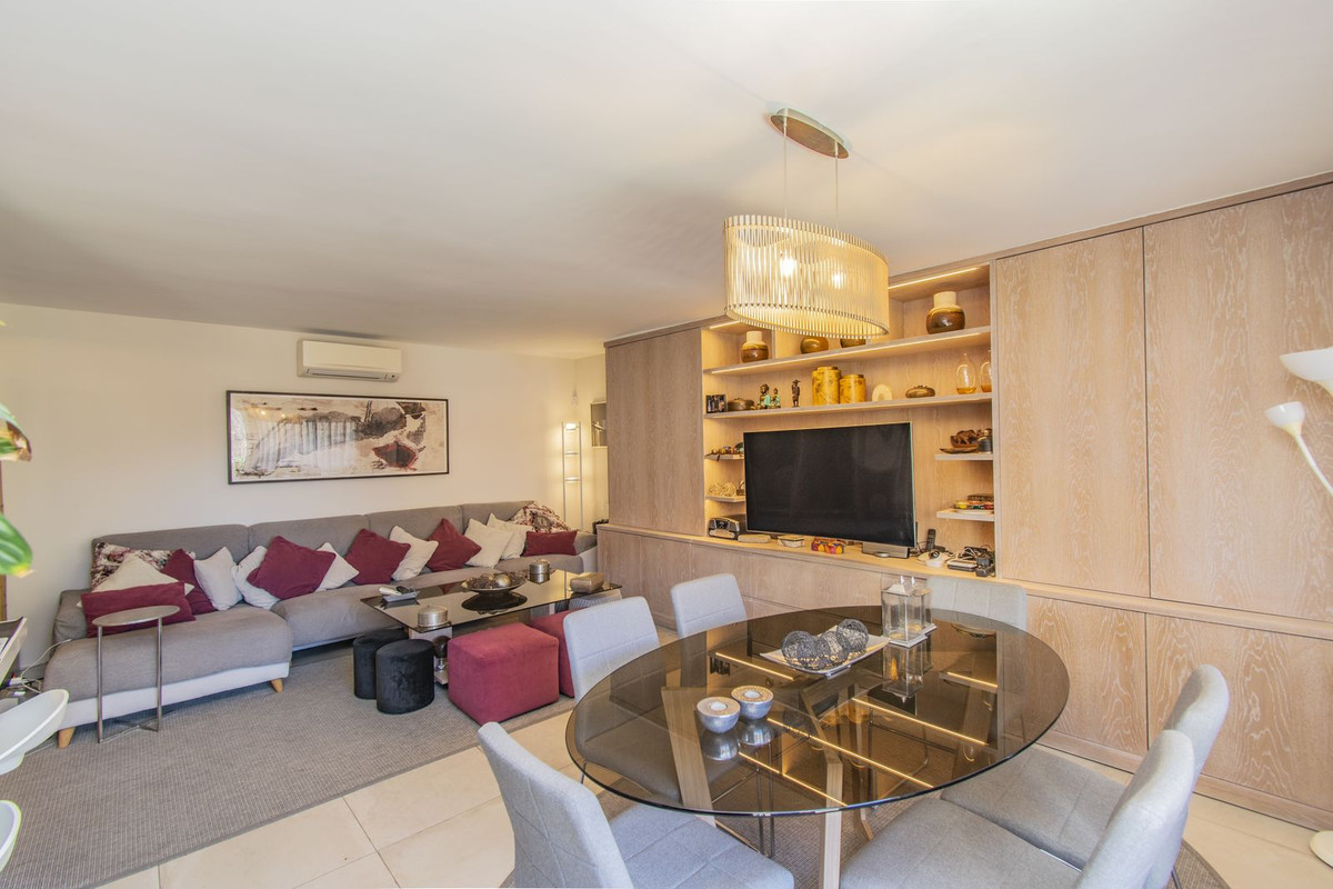 3 Bed Apartment for sale in Marbella Costa Del Sol, Málaga, Spain