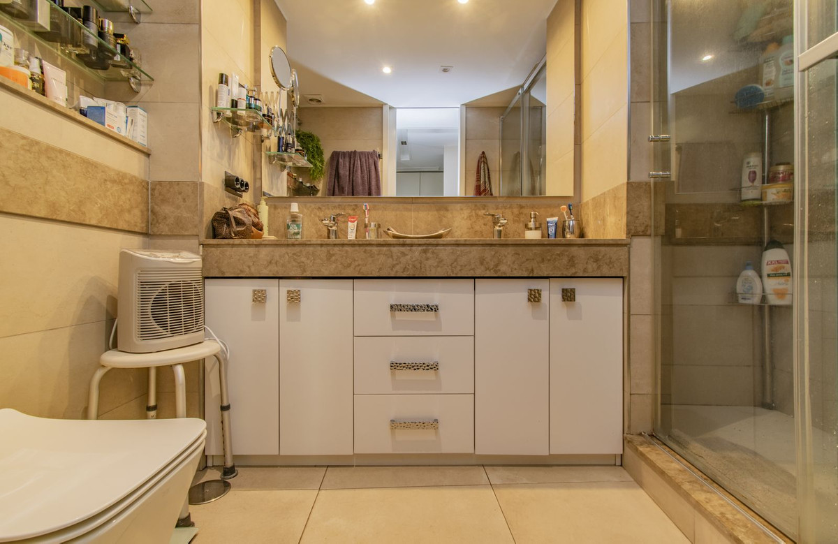 3 Bed Apartment for sale in Marbella Costa Del Sol, Málaga, Spain