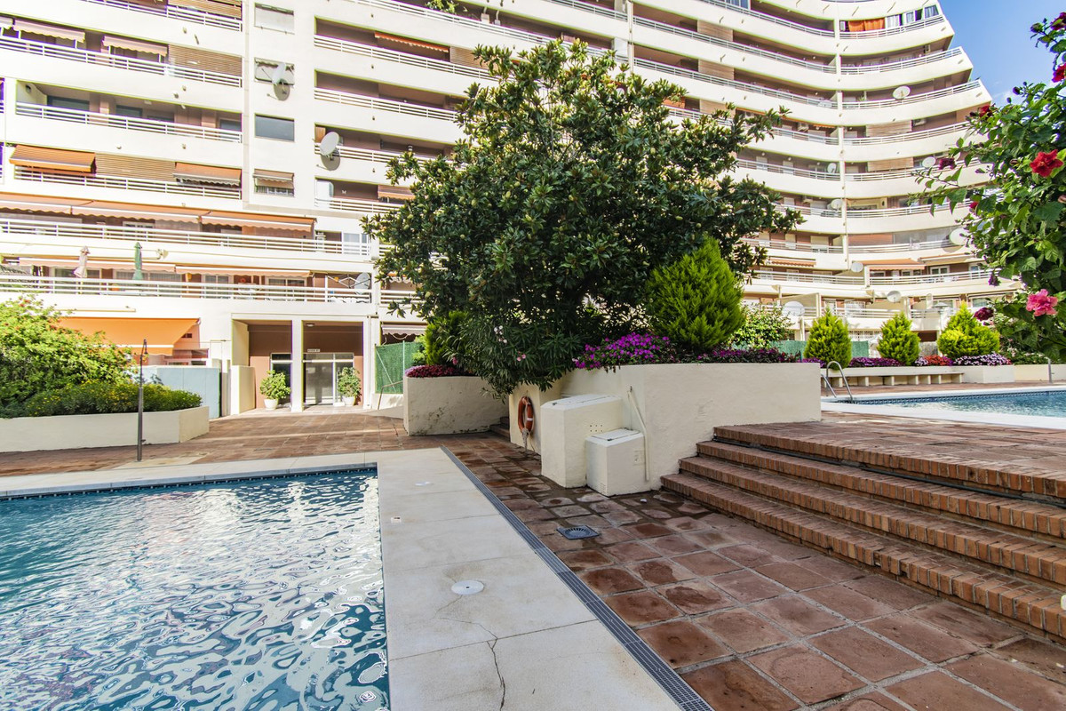 3 Bed Apartment for sale in Marbella Costa Del Sol, Málaga, Spain