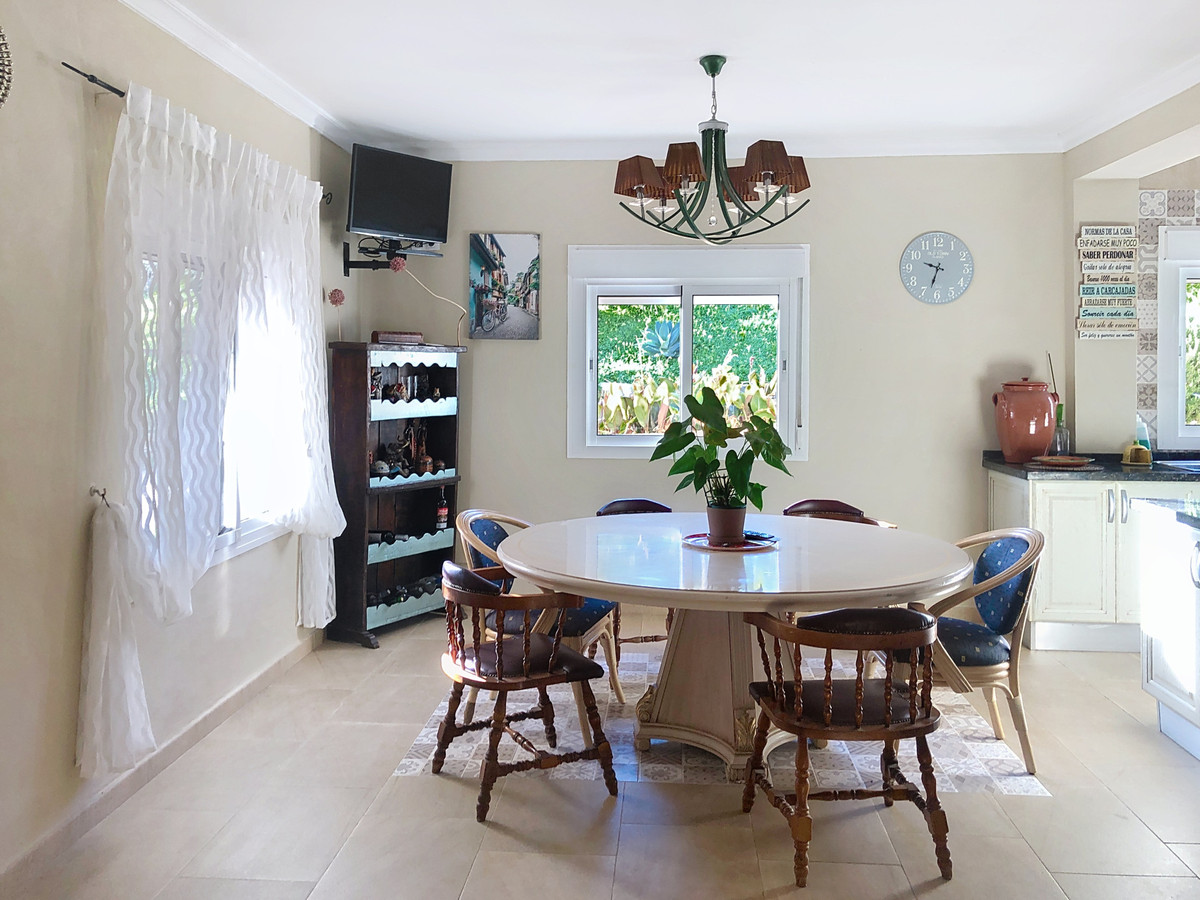 6 Bed Townhouse for sale in Estepona Costa Del Sol, Málaga, Spain