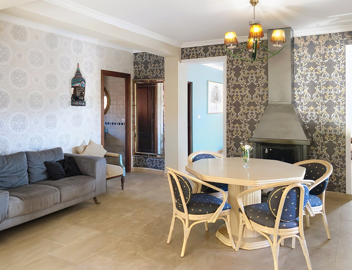 6 Bed Townhouse for sale in Estepona Costa Del Sol, Málaga, Spain