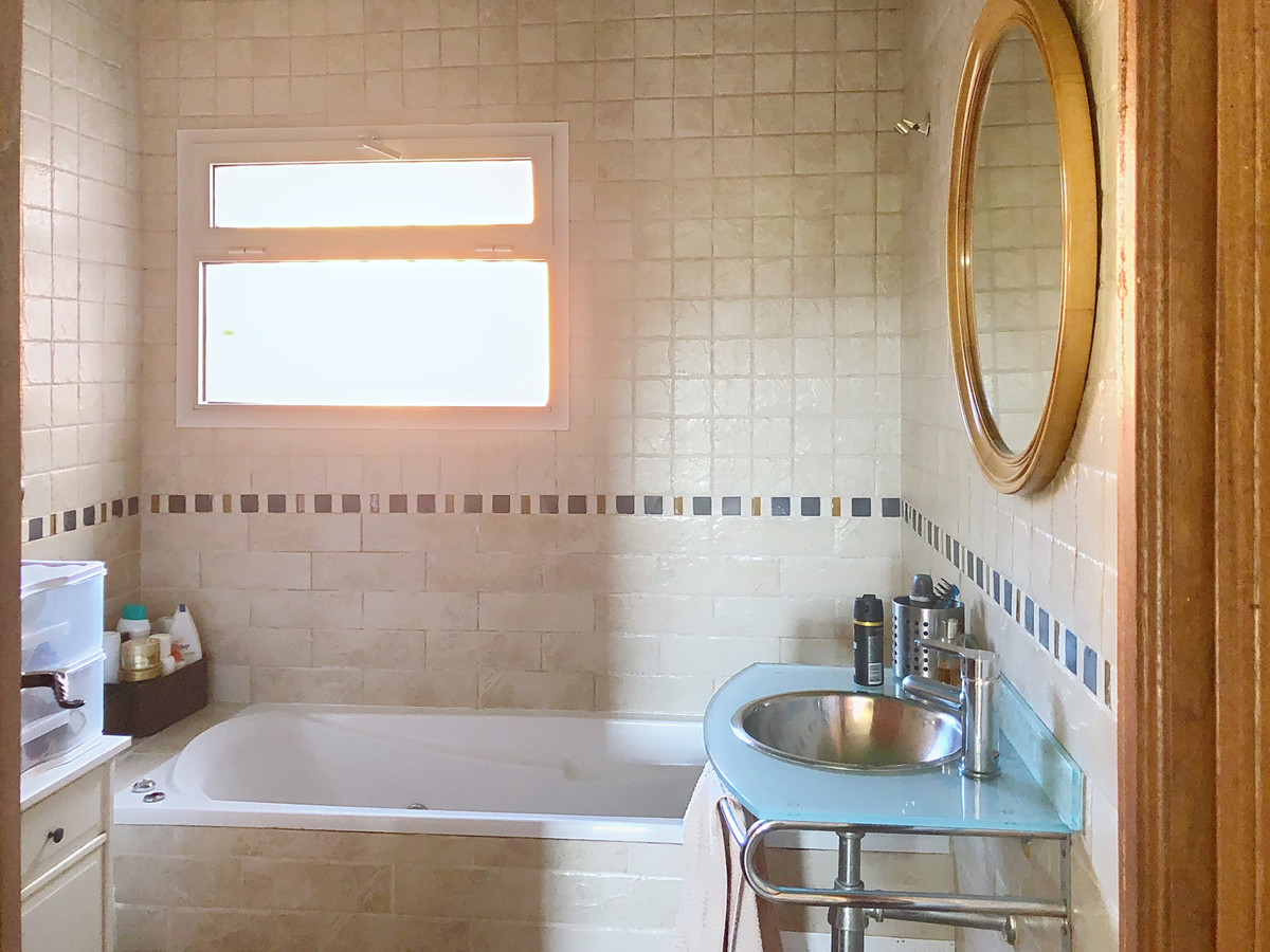 6 Bed Townhouse for sale in Estepona Costa Del Sol, Málaga, Spain
