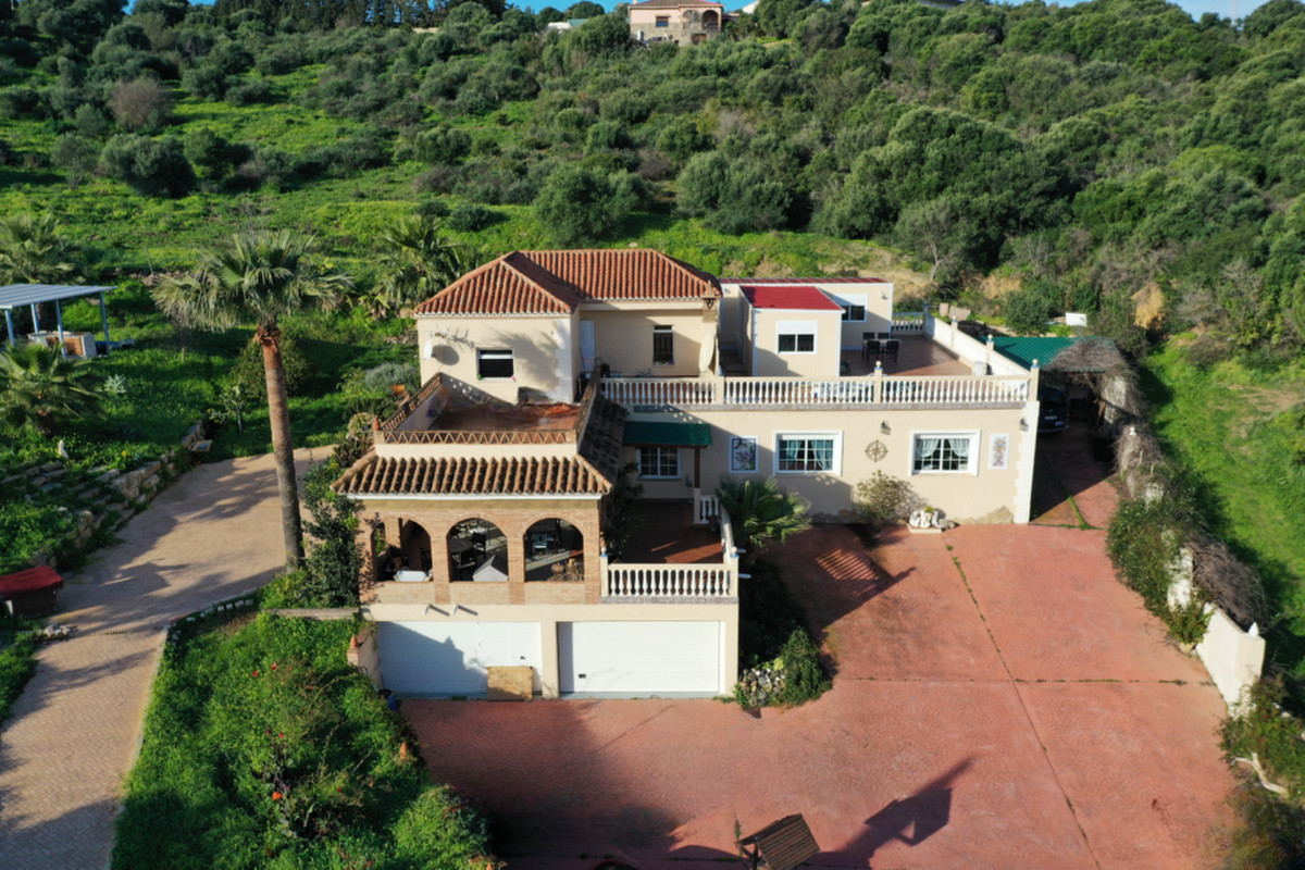 6 Bed Townhouse for sale in Estepona Costa Del Sol, Málaga, Spain