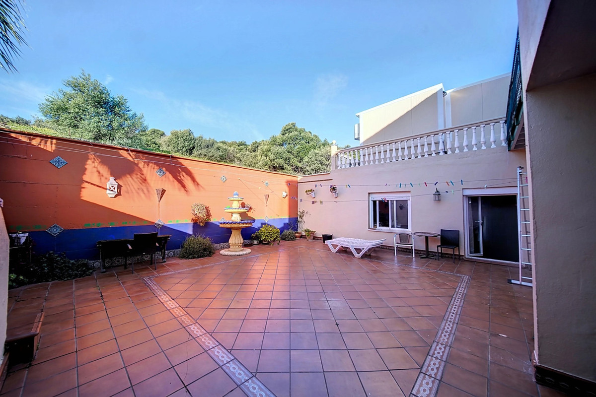 6 Bed Townhouse for sale in Estepona Costa Del Sol, Málaga, Spain