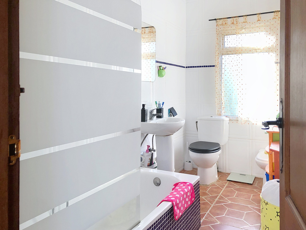 6 Bed Townhouse for sale in Estepona Costa Del Sol, Málaga, Spain