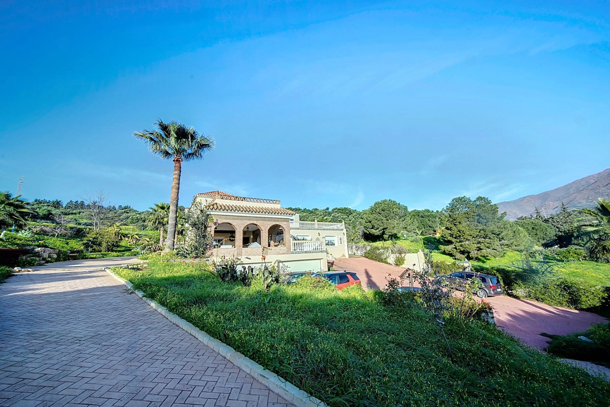 6 Bed Townhouse for sale in Estepona Costa Del Sol, Málaga, Spain
