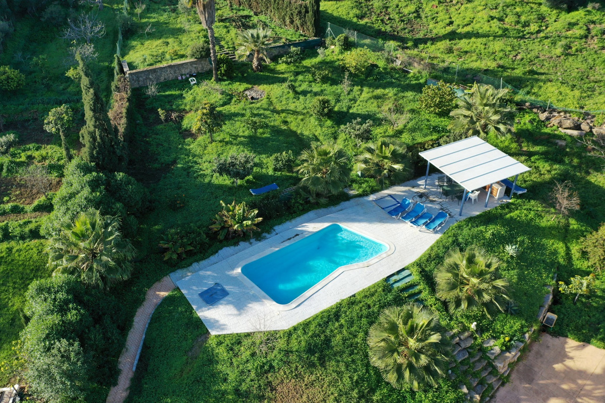 6 Bed Townhouse for sale in Estepona Costa Del Sol, Málaga, Spain