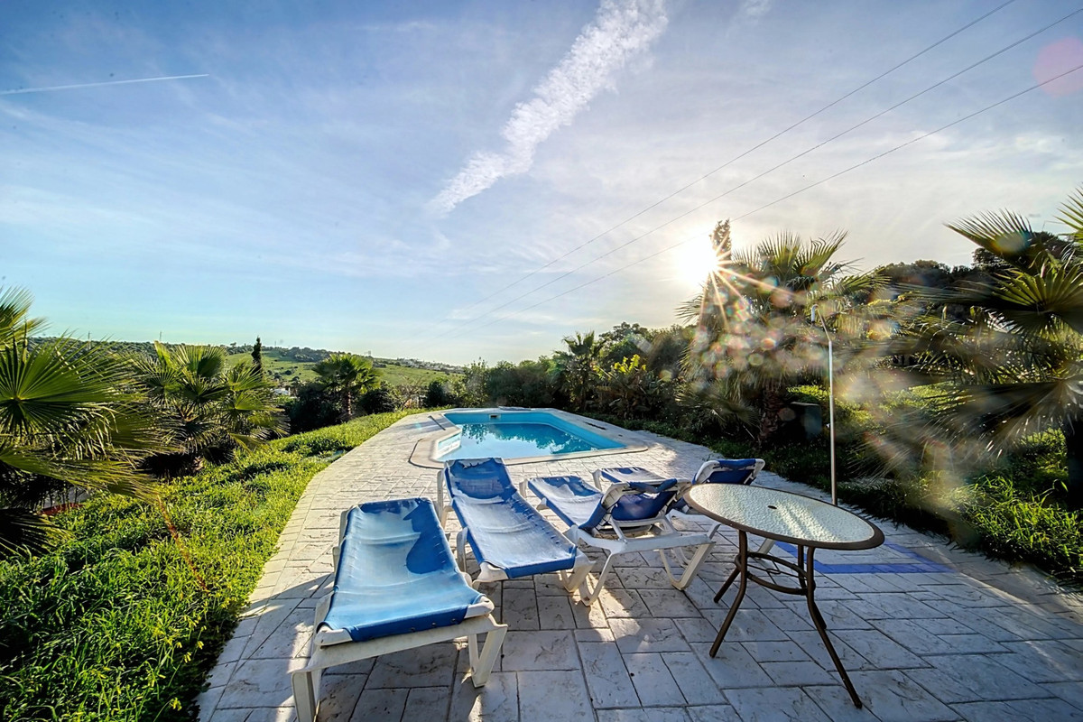 6 Bed Townhouse for sale in Estepona Costa Del Sol, Málaga, Spain