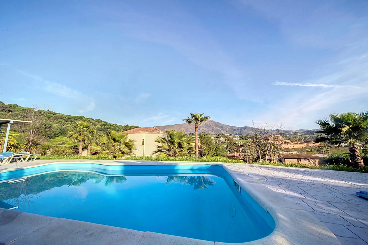6 Bed Townhouse for sale in Estepona Costa Del Sol, Málaga, Spain