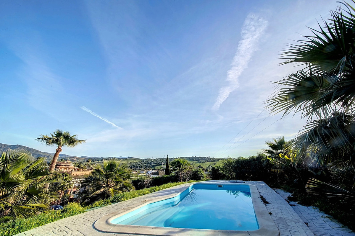 6 Bed Townhouse for sale in Estepona Costa Del Sol, Málaga, Spain