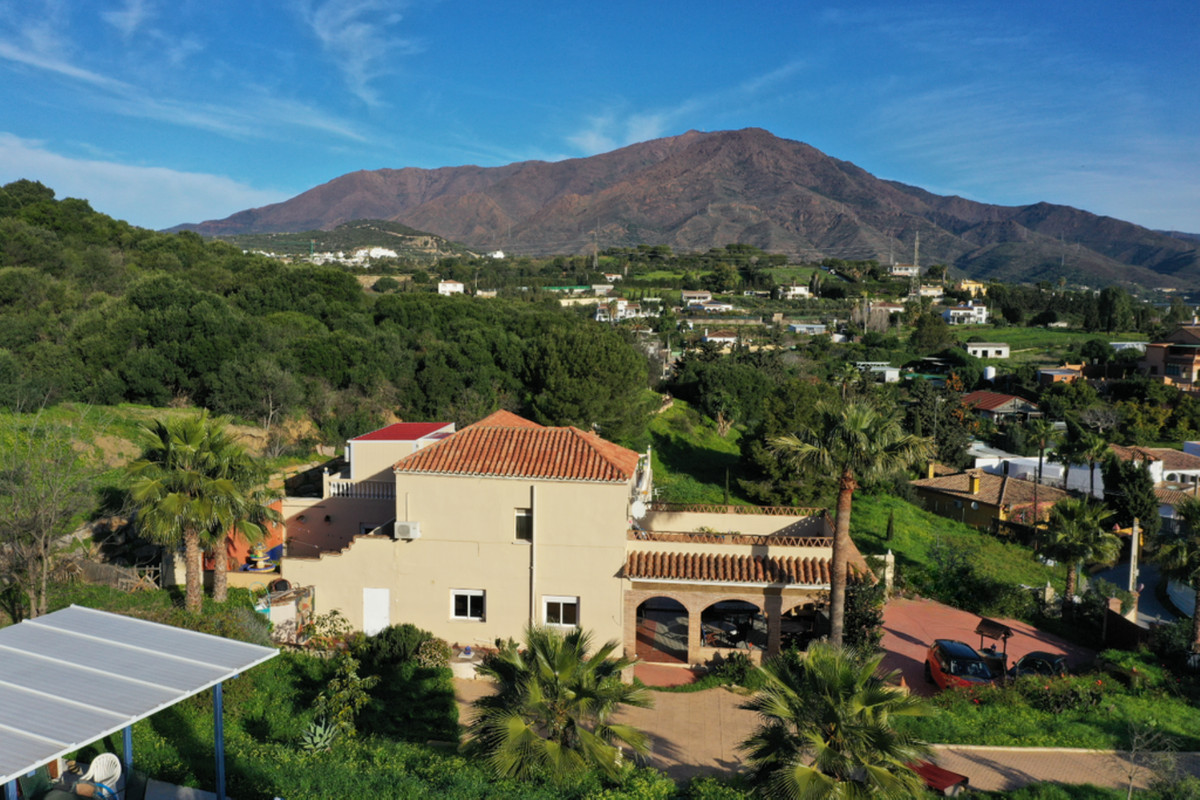 6 Bed Townhouse for sale in Estepona Costa Del Sol, Málaga, Spain