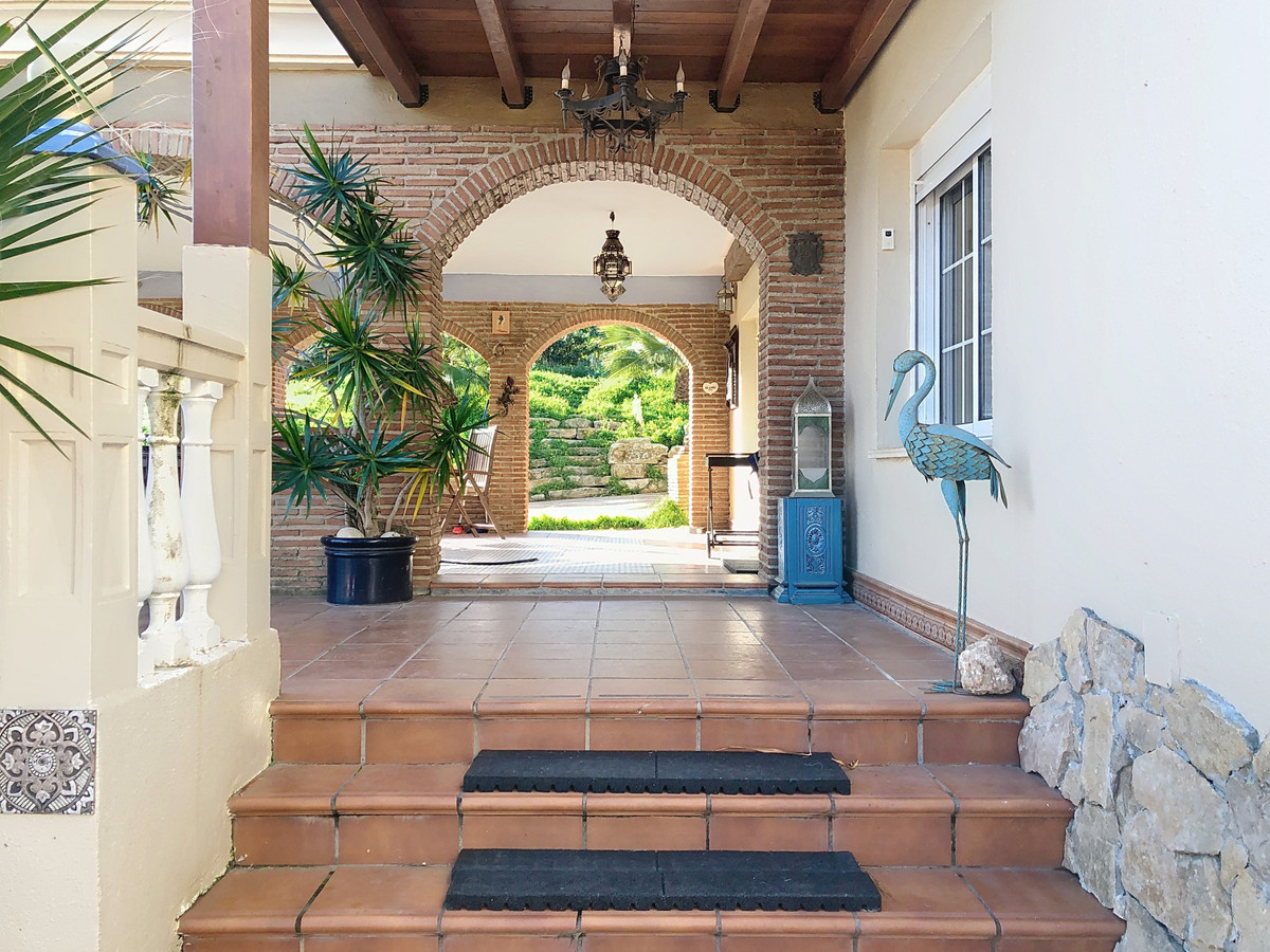 6 Bed Townhouse for sale in Estepona Costa Del Sol, Málaga, Spain