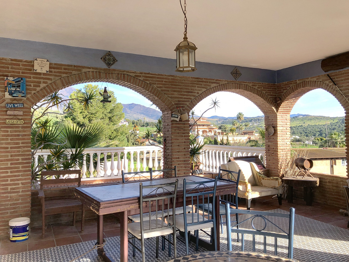 6 Bed Townhouse for sale in Estepona Costa Del Sol, Málaga, Spain
