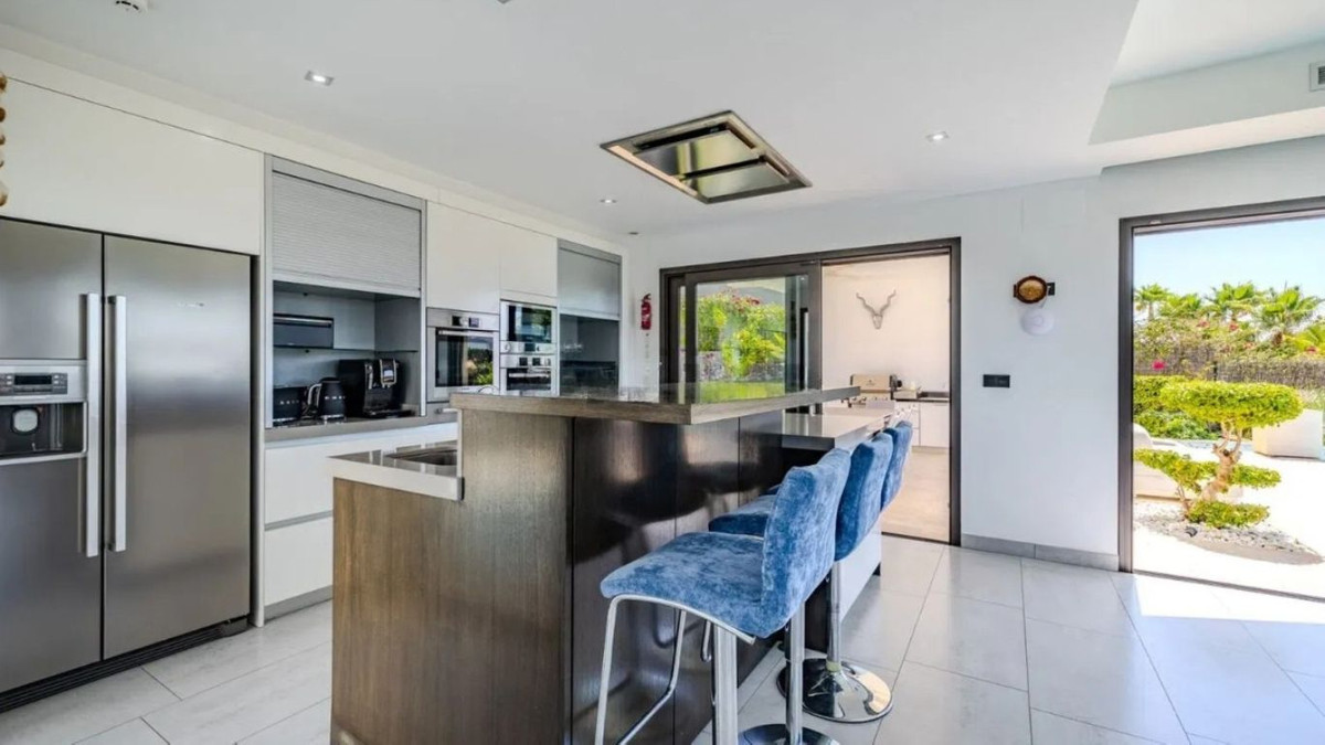 5 Bed Townhouse for sale in Javea Costa Blanca, Alicante, Spain