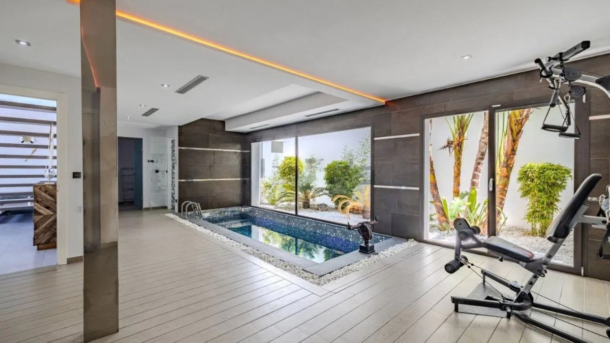 5 Bed Townhouse for sale in Javea Costa Blanca, Alicante, Spain