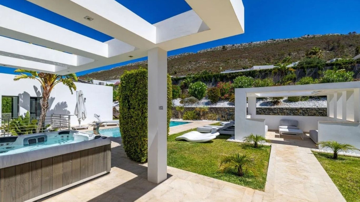 5 Bed Townhouse for sale in Javea Costa Blanca, Alicante, Spain