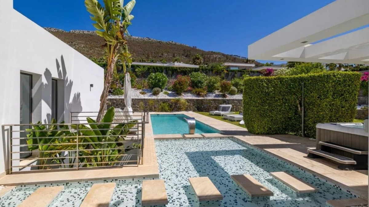 5 Bed Townhouse for sale in Javea Costa Blanca, Alicante, Spain
