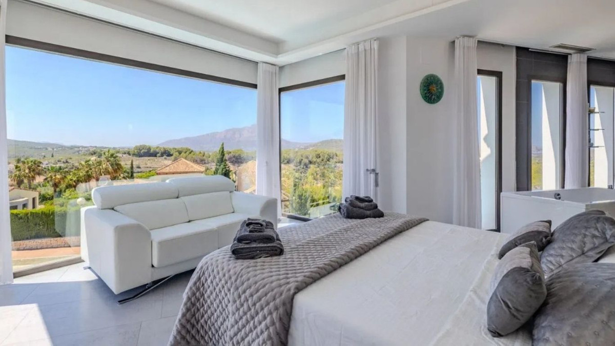5 Bed Townhouse for sale in Javea Costa Blanca, Alicante, Spain