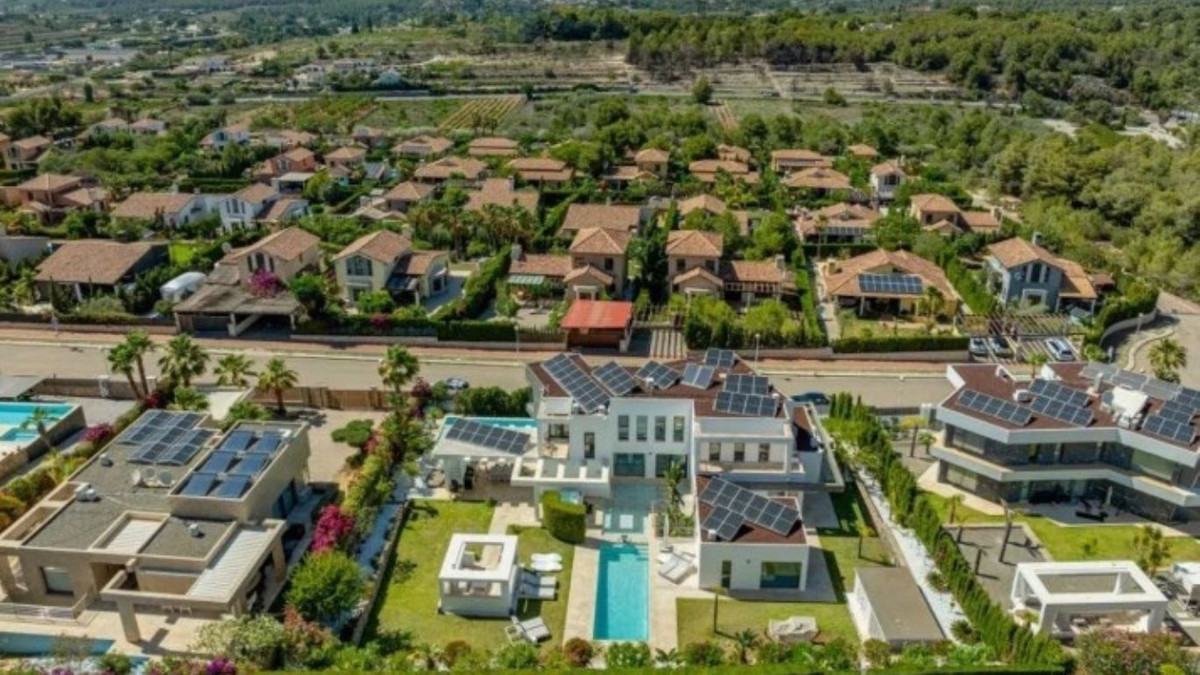 5 Bed Townhouse for sale in Javea Costa Blanca, Alicante, Spain