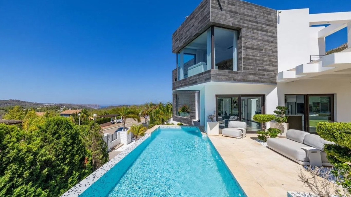5 Bed Townhouse for sale in Javea Costa Blanca, Alicante, Spain