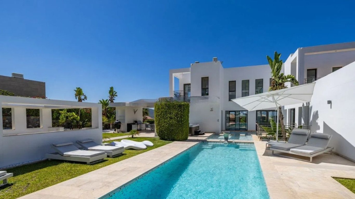 5 Bed Townhouse for sale in Javea Costa Blanca, Alicante, Spain