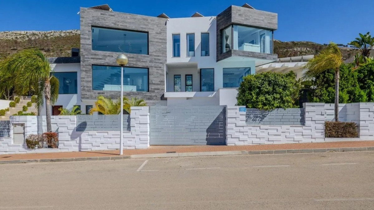 5 Bed Townhouse for sale in Javea Costa Blanca, Alicante, Spain