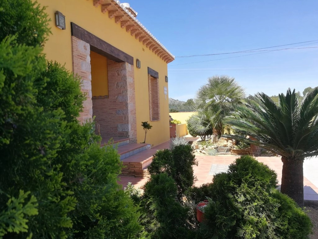 12 Bed Townhouse for sale in Lliber Costa Blanca, Alicante, Spain