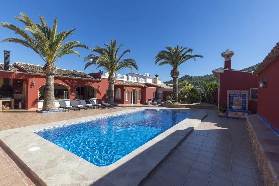 12 Bed Townhouse for sale in Lliber Costa Blanca, Alicante, Spain