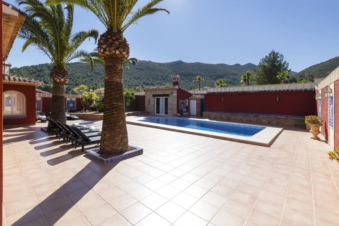 12 Bed Townhouse for sale in Lliber Costa Blanca, Alicante, Spain