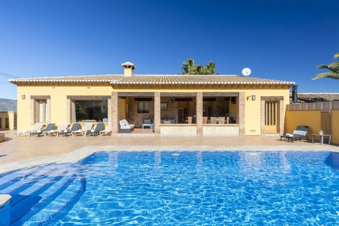 12 Bed Townhouse for sale in Lliber Costa Blanca, Alicante, Spain