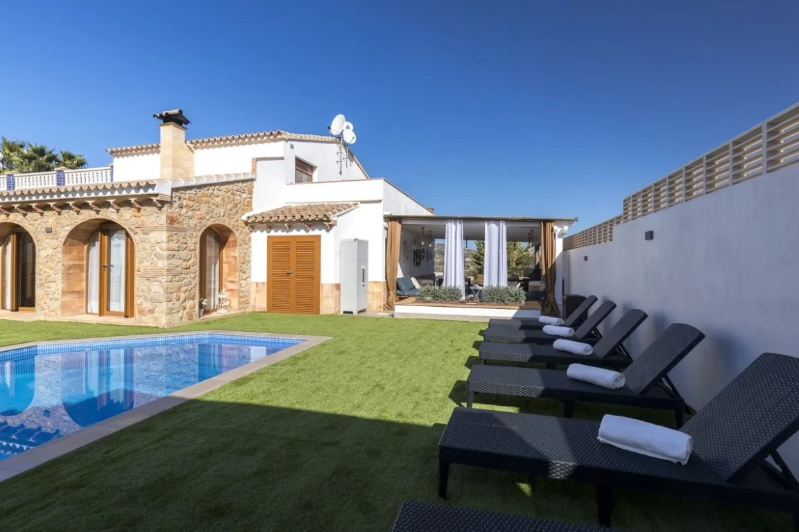 12 Bed Townhouse for sale in Lliber Costa Blanca, Alicante, Spain