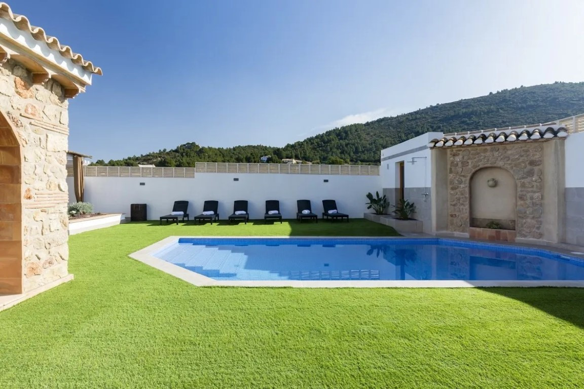 12 Bed Townhouse for sale in Lliber Costa Blanca, Alicante, Spain