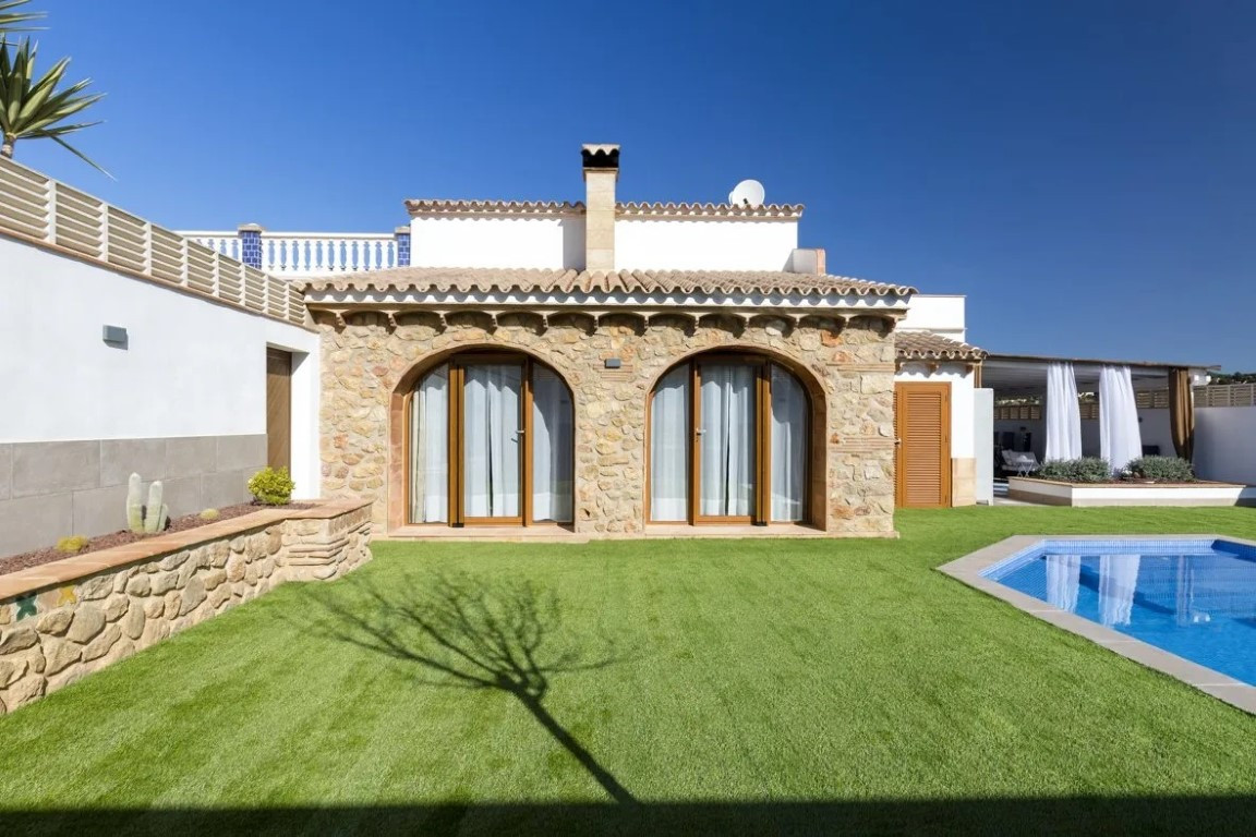 12 Bed Townhouse for sale in Lliber Costa Blanca, Alicante, Spain